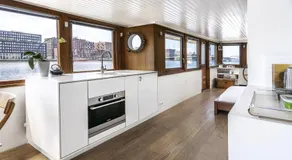 Stunning boat with a view - Image 3