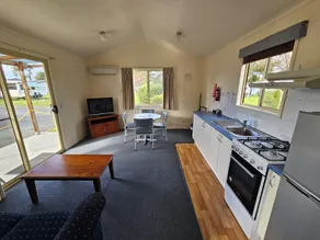 Snug Beach Cabin and Caravan Park - Image 3