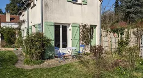 Les Chaises - Image 3