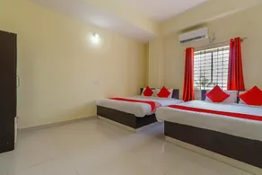 OYO 62672 SKN Lodge - Image 1