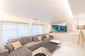 ONE WORLD 堺筋本町 - Image 2