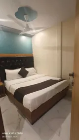 Hotel crest inn - Image 4