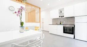 Eos - Elegant Apartments & Suites - Image 2