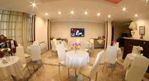 Hotel Chic - Image 4