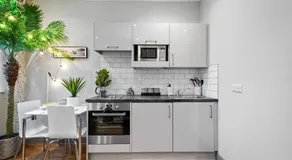 Boho Jungle - Luxury 1bed Apt- Long stay Discounts - Image 5