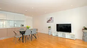 Kew Bridge Penthouse - Image 4