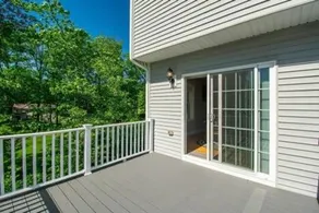 Elegant 3BR Home in Worcester - Image 4