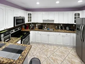 Unique Escape GameRoom! Bar, BBQ, Spacious, and Near Beach - Image 5