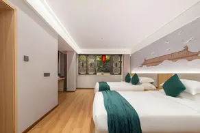 Floral Hotel- Lotus Pond Moonlight Hotel Shaoxing Keyan Scenic Area - Image 5