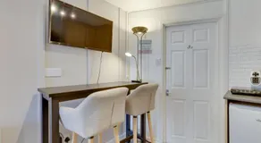 Pass the Keys Stylish and modern apartment - Image 5