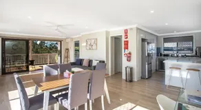 Charming coastal retreat - Image 3