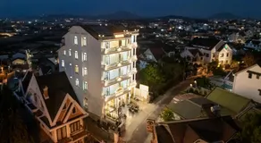 Olagi Hotel 2 - Image 5