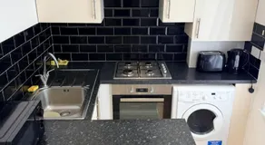 Modern Apartments Purley Station - Image 3