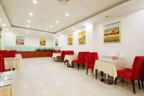 Hanting Hotel Urumqi South Railway Station Wanda Plaza - Image 3
