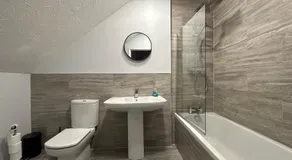 Cosy, 2 Bedroom Cottage in Guisborough Town Centre - Image 2