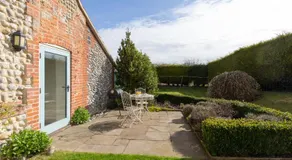 Garden Cottage - Image 4