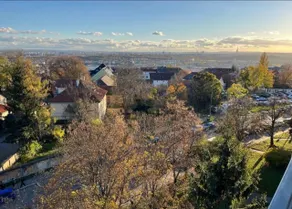 Cozy flat with a breathtaking view by the metro - Image 5