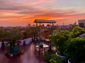 Cozy Home away from Home with Terrace Garden - Image 4