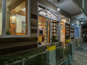 CS Shhandella Hotel - Image 2