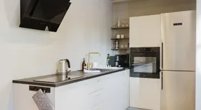 Apartment with backyard - Image 2