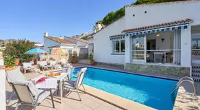Ferienhaus mit Pool, Terrasse und Grill | Meerblick - Image 4
