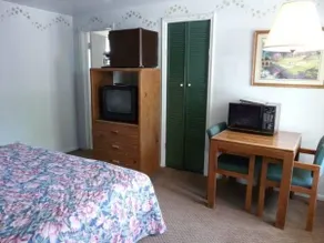 Lamplighter Lodge - Image 4