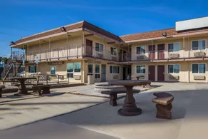 Rodeway Inn San Bernardino - Colton - Image 5