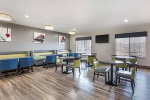 Best Western Plus Mansfield Inn & Suites - Image 4