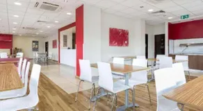 Travelodge Camberley Central - Image 3