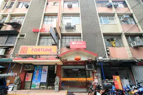 RedDoorz Plus @ Chinatown Binondo - Image 5