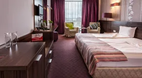 Family Hotel - Restaurant Ring - Image 2