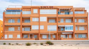 Primera línea de playa, Terraza frente al mar, Parking - Image 5