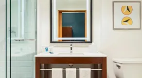 Four Points by Sheraton Oakville - Image 2