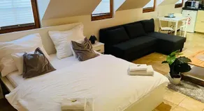 Downtown Apartments DeLuxe - Image 2