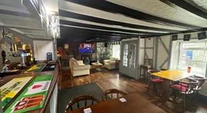 The Carpenters Arms Rooms in Broadway, Laugharne - Image 4