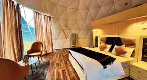 YOLO Outdoors - Riverside Luxury Domes & Glamping, Jispa - Image 2
