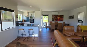Bumble Bee Cottage - Image 2