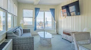 Yankee Clipper Inn - Image 2