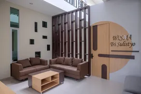 RedDoorz Plus near UMS Solo 2 - Image 3