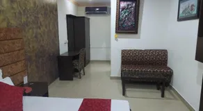 USA Gardens Hotel & Resort - Image 2