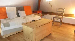 Les Pins - Maison avec parking ferme et jardin commun au calme - Image 2