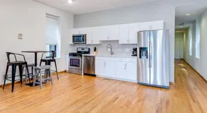 Central Chicago Suite2 Access to Patio - Image 4