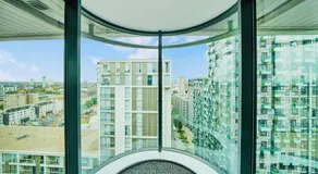 Thames view apartment south quay-Canary Wharf-O2 -excel-royal Victoria - Image 5