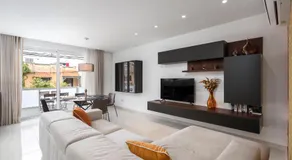 Modern 3BR Stylish Apartment with large Balcony - Close to St Julians and St Georges Bay - Image 2