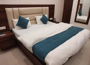 Shree Madhav Hotel - Image 5