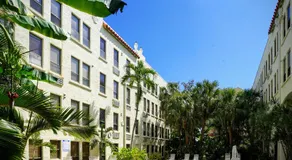 Palm Beach Hotel Petite Retreat 2 blocks to beach!! Historic Landmark - Image 3