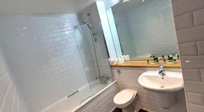 Anlaby Apartments - Image 5