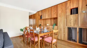 Quartier Arc de Triomphe 2 Bedroom Apartment with Netflix - Image 5