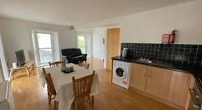 Bridge View Apartment - Image 3