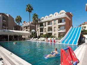 Club Dena - Image 3